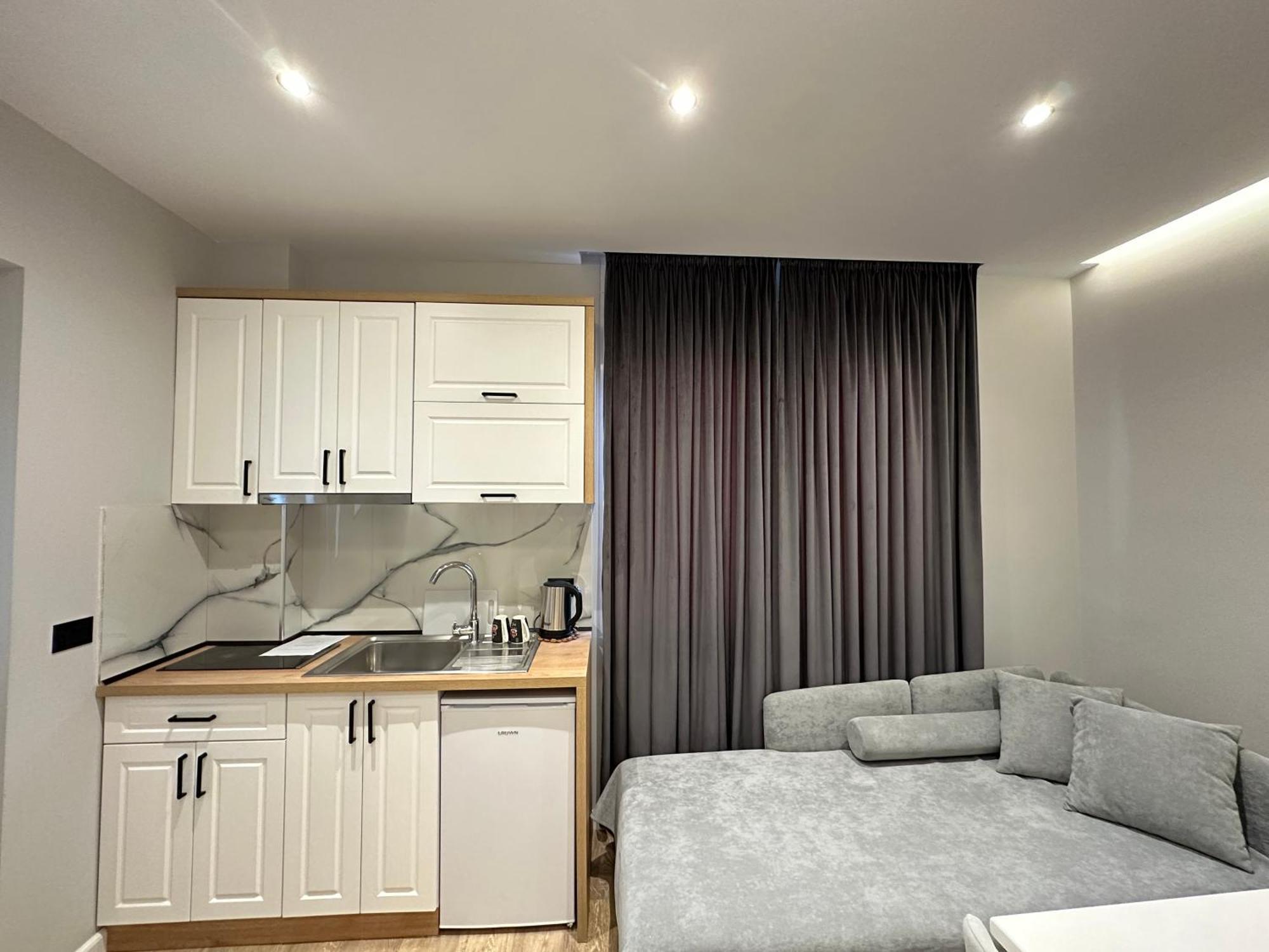 Maison Apartments Вльора Екстер'єр фото