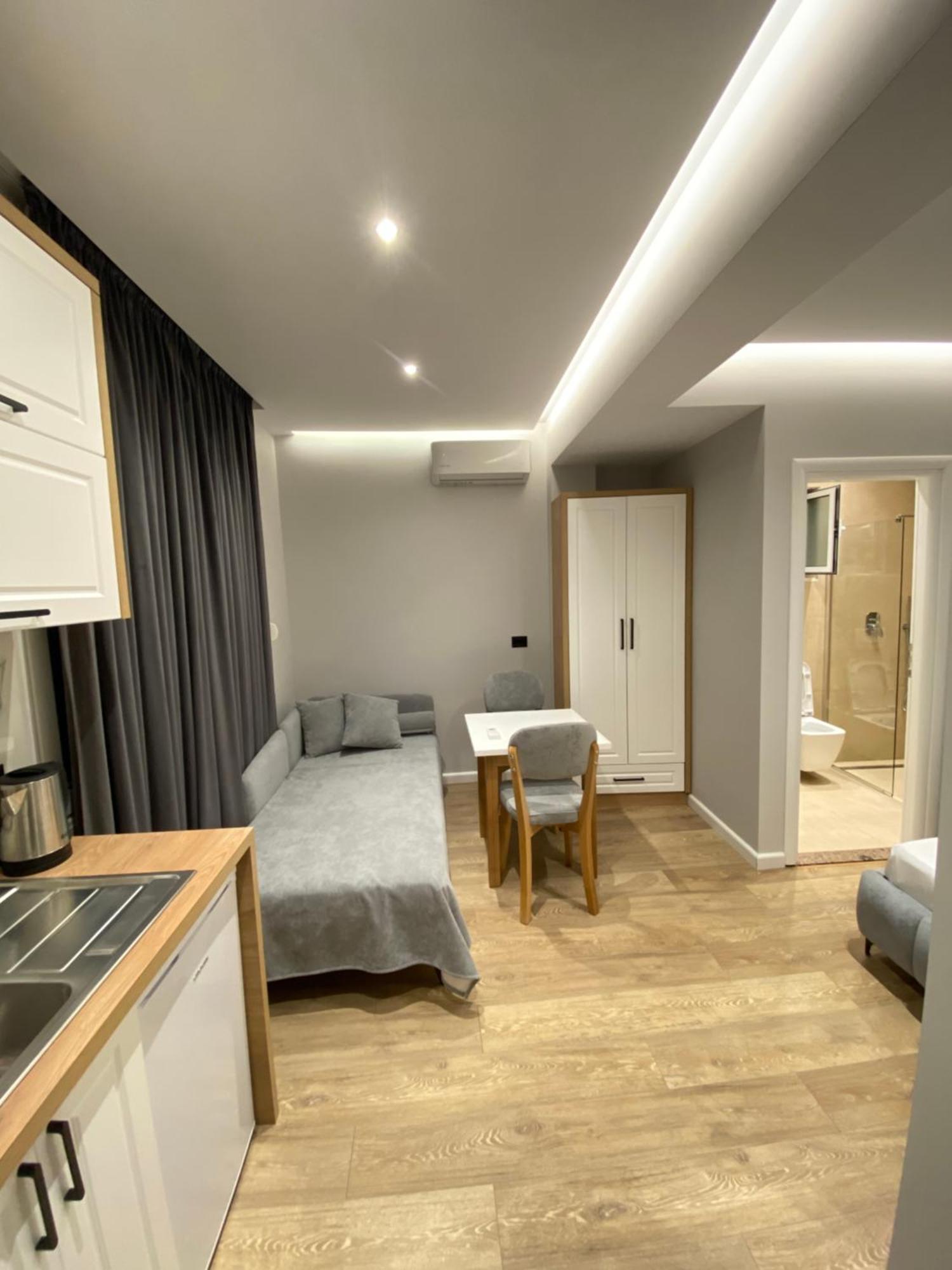 Maison Apartments Вльора Екстер'єр фото
