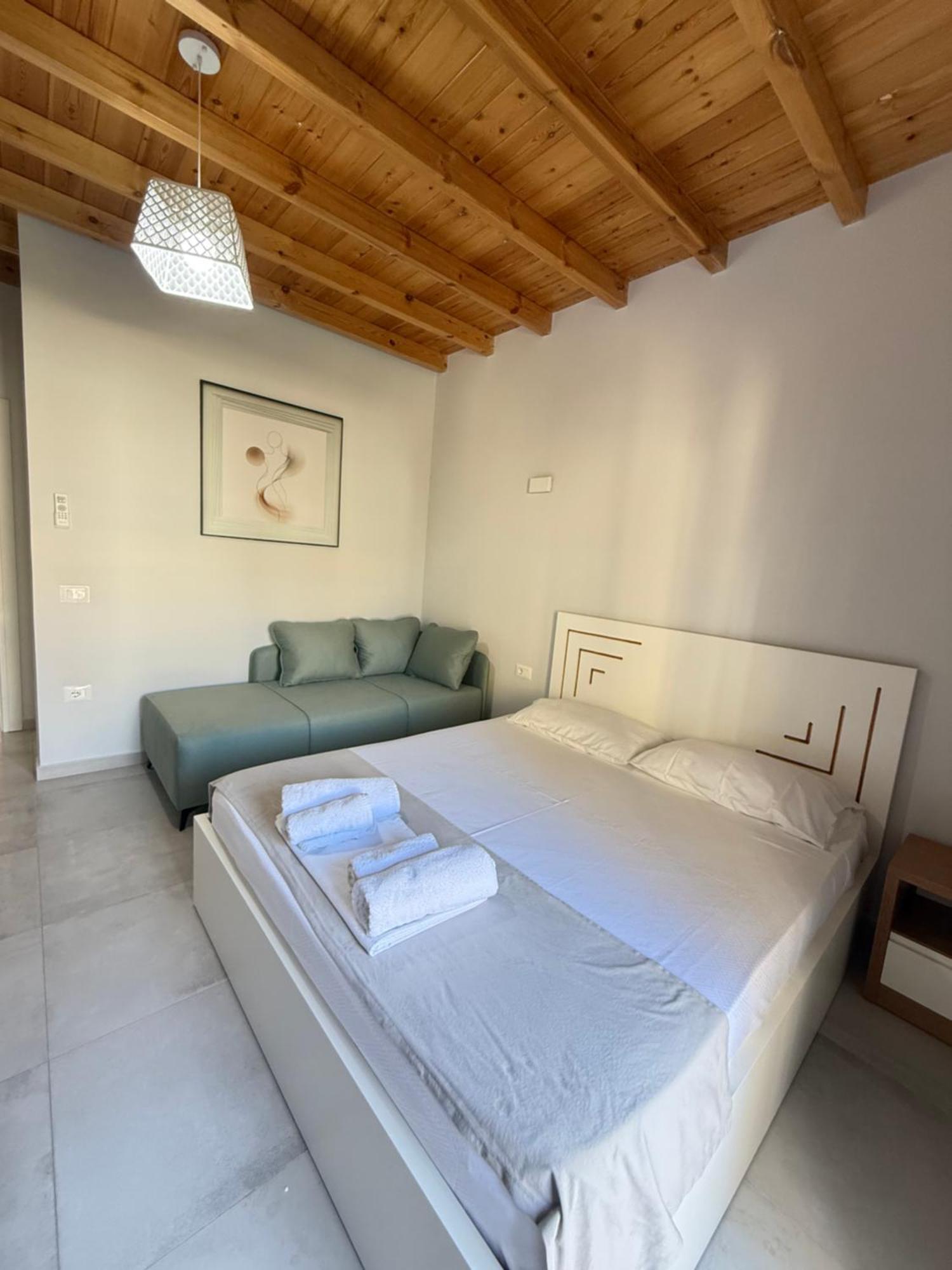 Maison Apartments Вльора Екстер'єр фото