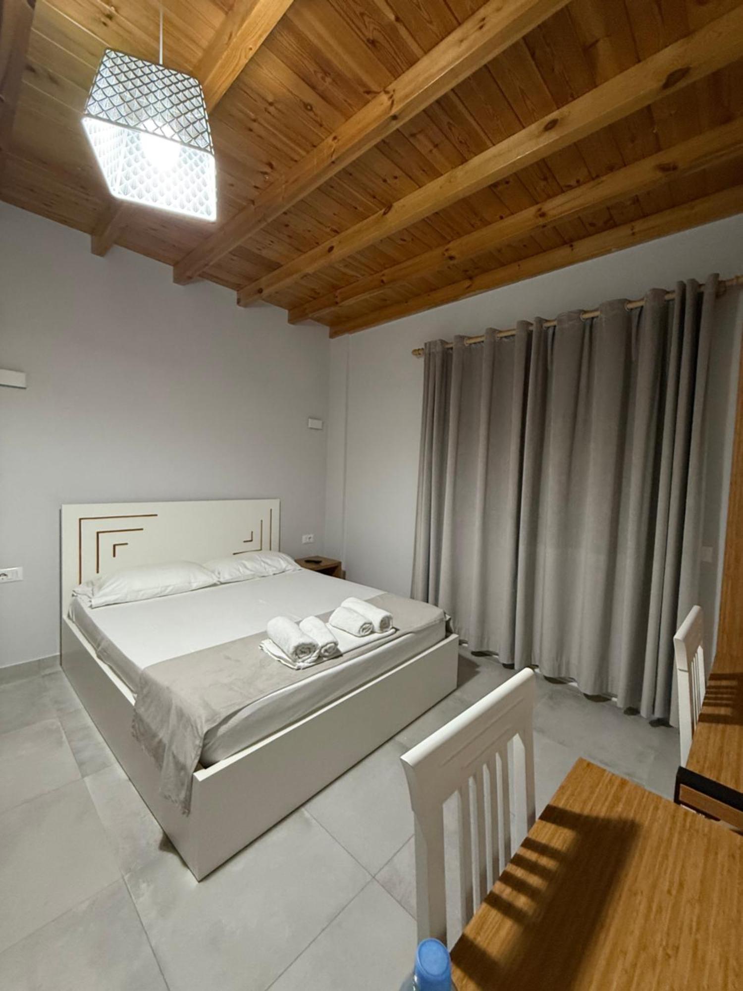 Maison Apartments Вльора Екстер'єр фото