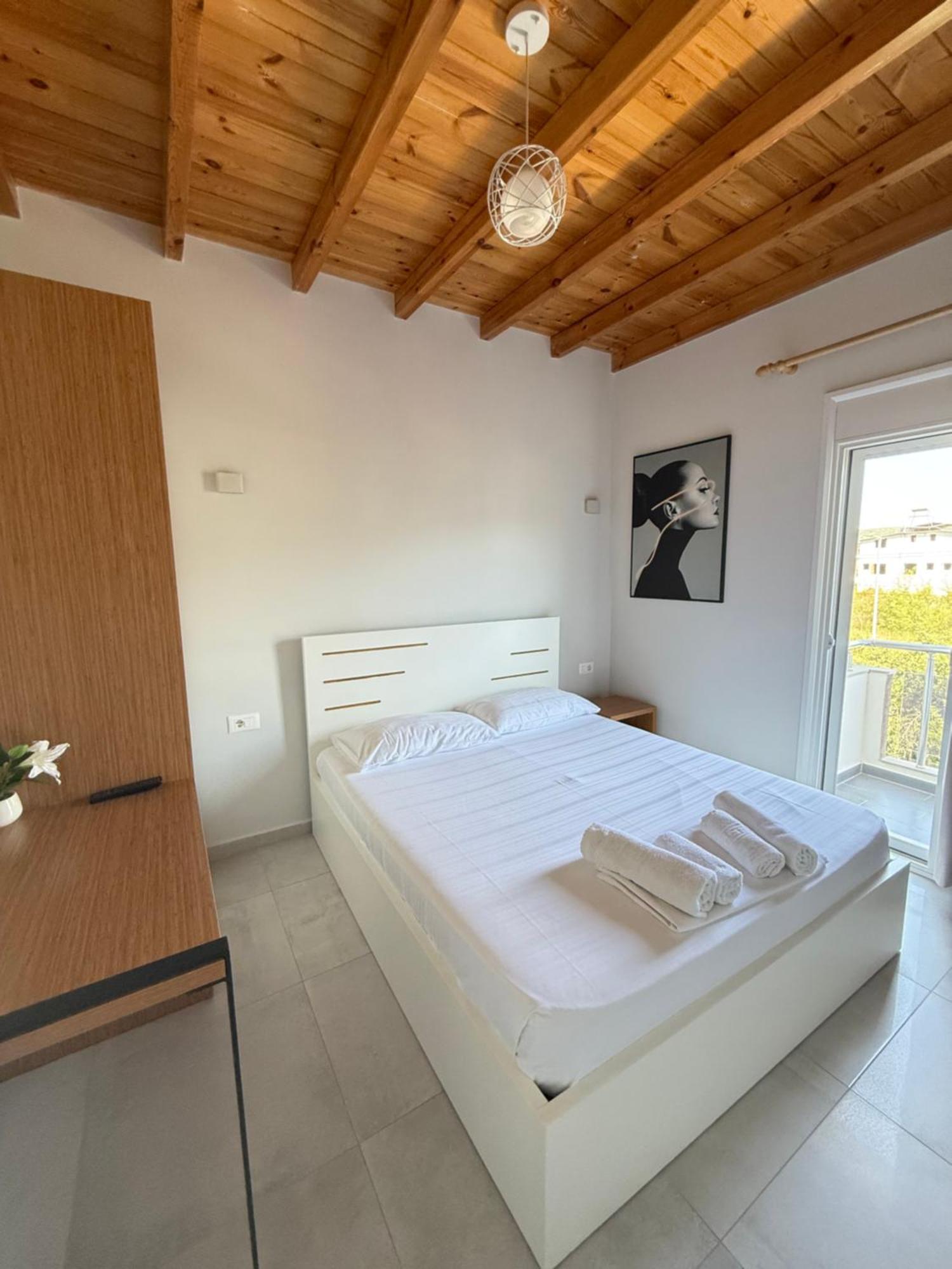 Maison Apartments Вльора Екстер'єр фото