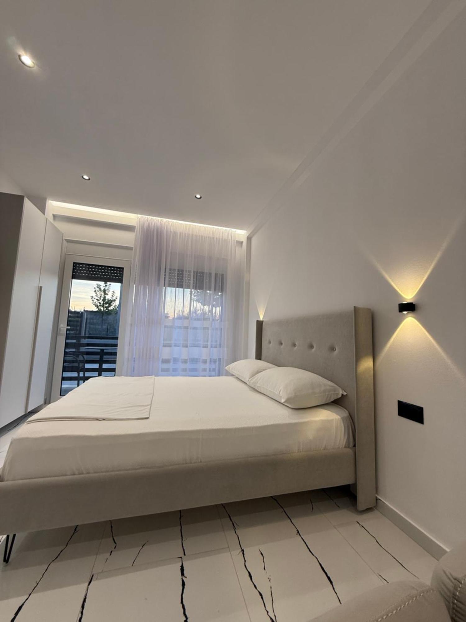 Maison Apartments Вльора Екстер'єр фото