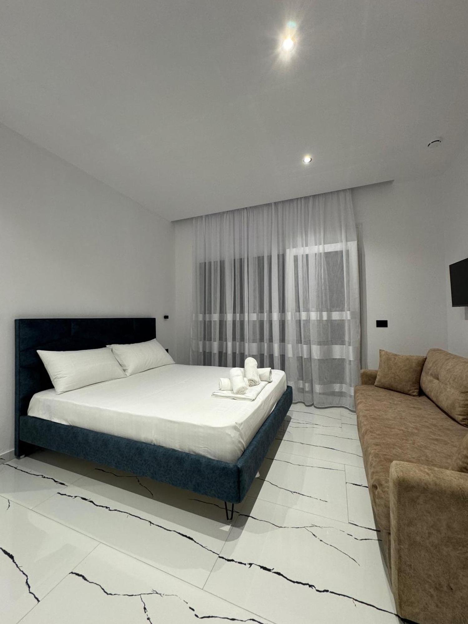 Maison Apartments Вльора Екстер'єр фото