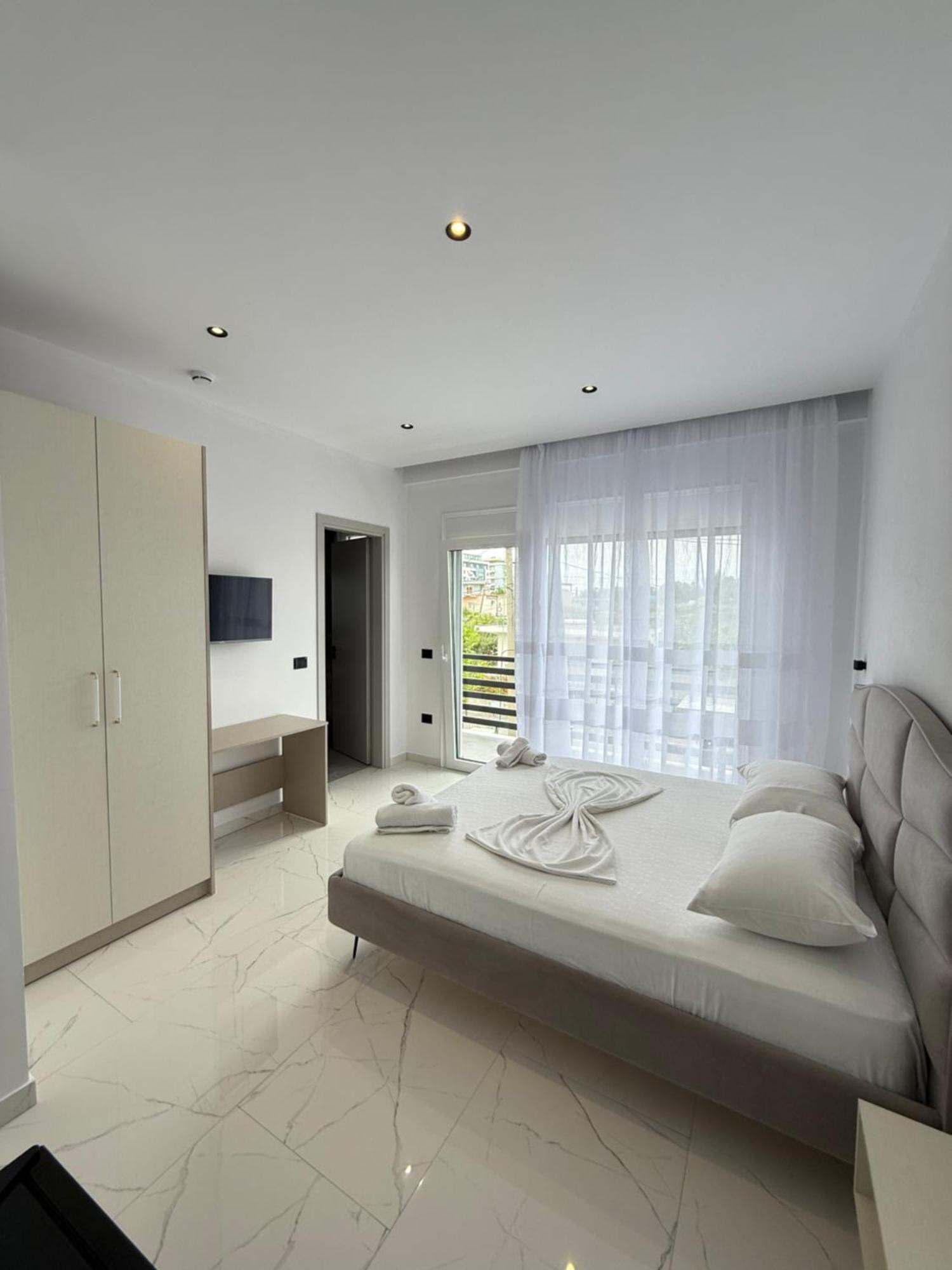 Maison Apartments Вльора Екстер'єр фото